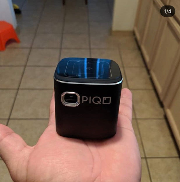 PIQO-これまでで最もスマートなポータブルプロジェクター – PIQO