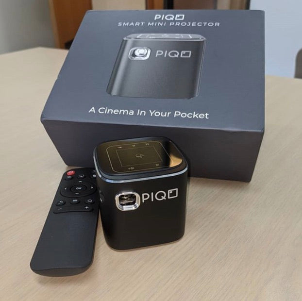 在庫処分 激安 PIQO-これまでで最もスマートなポータブルプロジェクター – PIQO プロジェクター